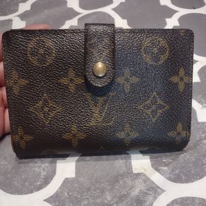 Louis Vuitton Monogram Kiss Lock Wallet